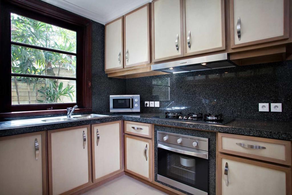 Sundara Oceanside Villa تاناه لوت المظهر الخارجي الصورة